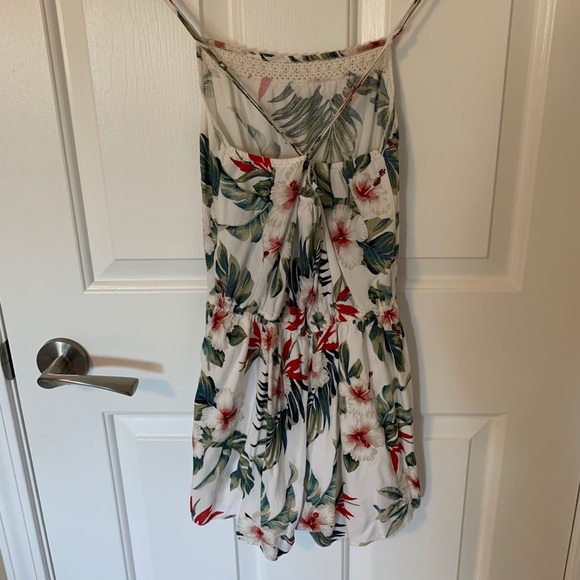 Hollister Romper - Picture 3 of 8